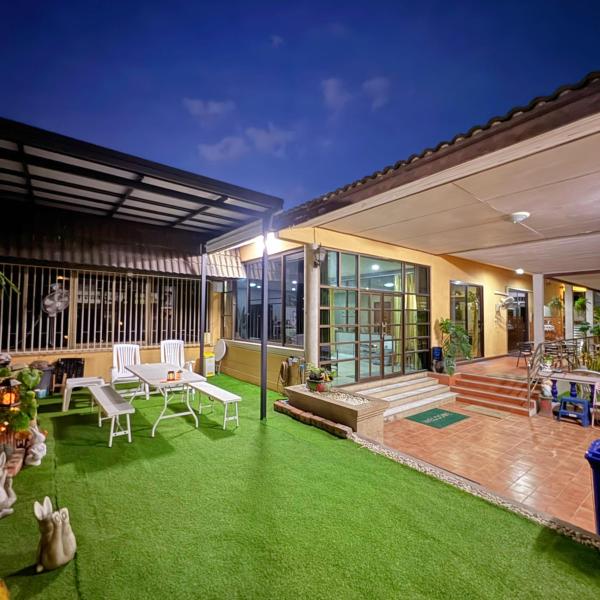 Sun And Moon House - Pattaya