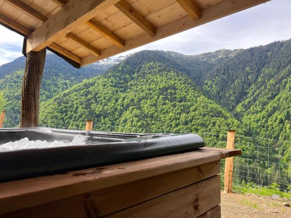 Chalet Au Cœur Des Pyrénées Avec Jacuzzi - Pyrenees