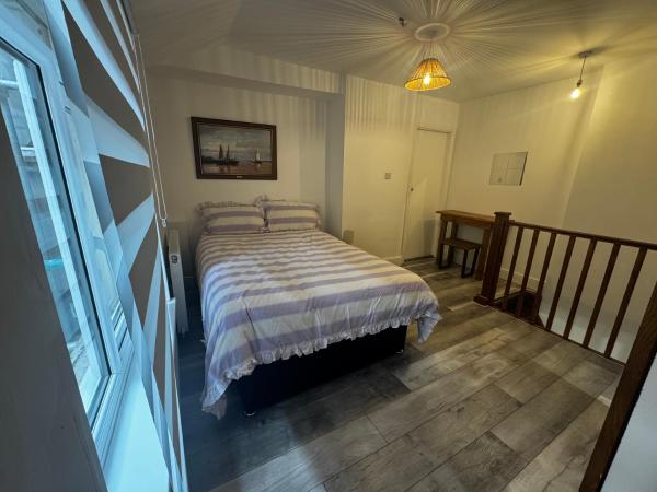 Stylish Seaside Apartment Beachfront Sleeps 3 - Morecambe