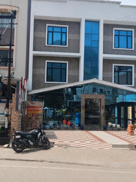 Hotel Om Karan By Staysup Near Katra Railway Station - India