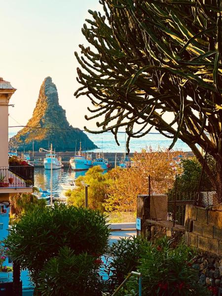 Faraglioni Bay - Aci Castello
