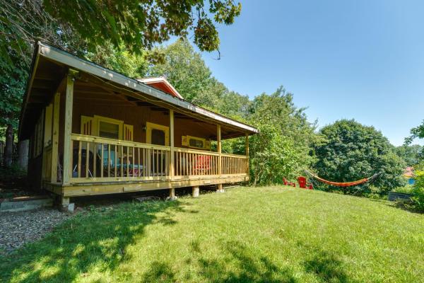 3 Mi To Hiking & Beaches: Rustic Maine Cabin - Belfast, ME