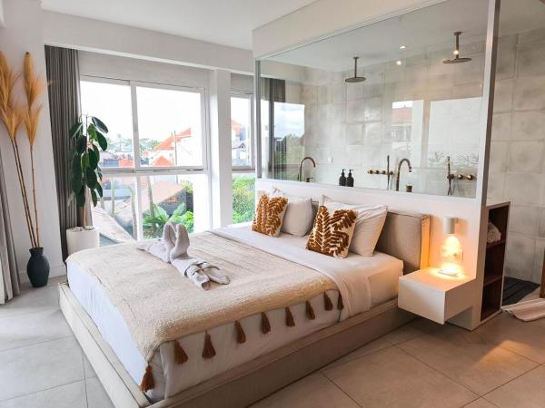 Elegant Modern Retreat In Heart Of Berawa Canggu - Canggu