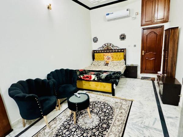Bread And Bed Guest House Near Gerrys Visa Centre Islamabad - Pakistan