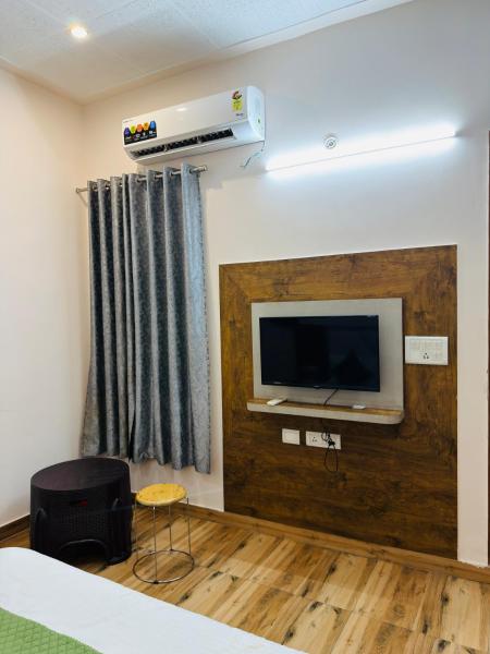 Sirtaj Suites - Agra