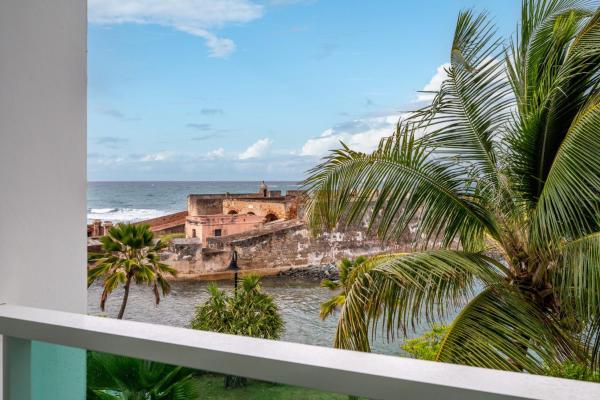 Designer Oceanview Penthouse & Pool - Condado