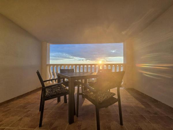 Olea 1930 - Apartment For 2 With Sea View - Privlaka