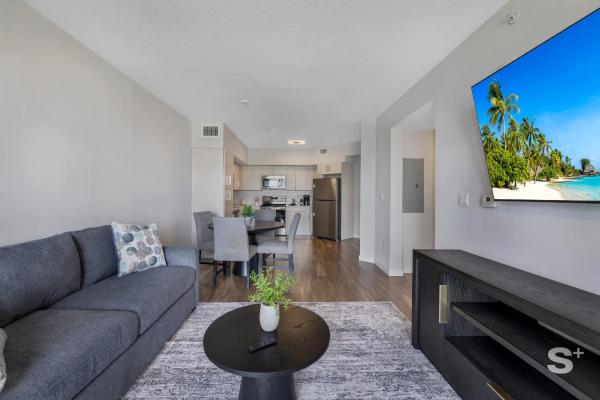 Modern Miami 1br - Pool - Gym - Parking - Balcony - Miami