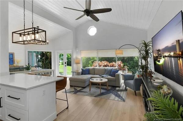 Coastal 3br Escape With River Access And Walk To The Beach - Stuart, FL