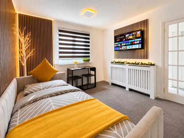 Modern Entire Apartment- Self Checkin Free Parking - Kinross
