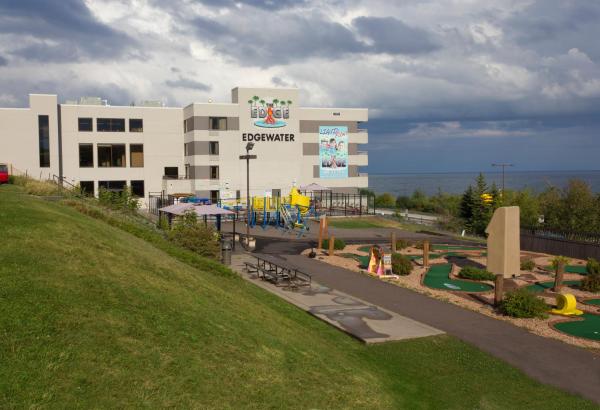 Edgewater Hotel And Waterpark - Duluth, MN