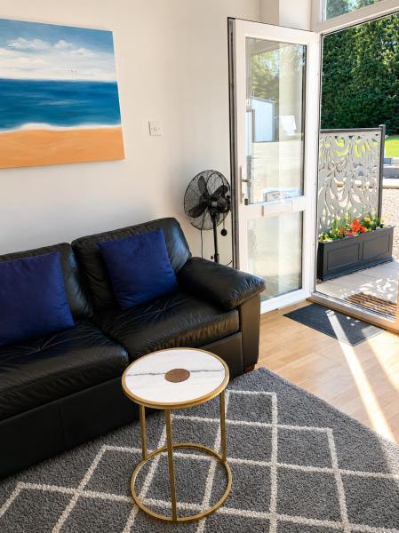 Stay On The Grounds Of This Beautiful Manor House - Wimborne Minster