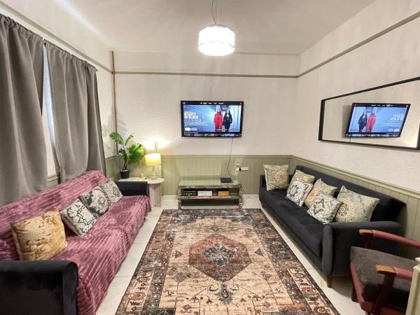5 Bedroom House - 10 Beds - City Centre - Parking - Barry