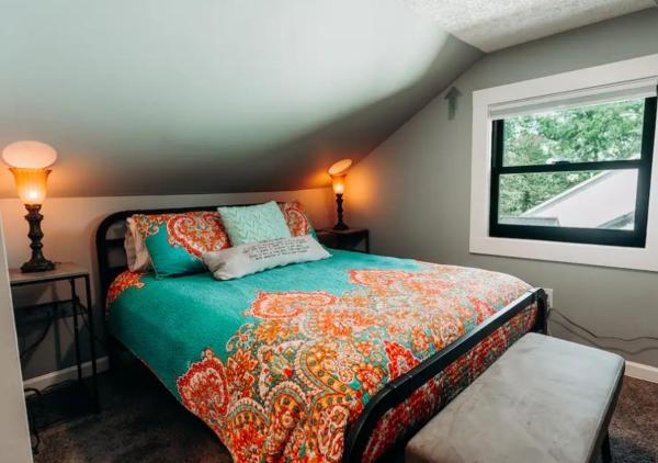 Cozy Cottage Room Retreat - Gallatin, TN