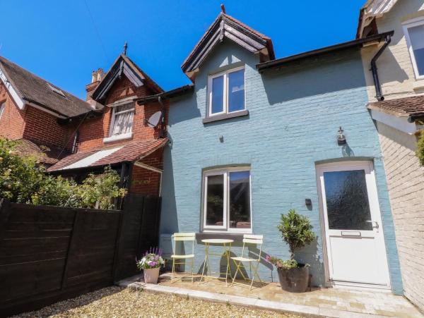 8 Manor Villas - Lymington