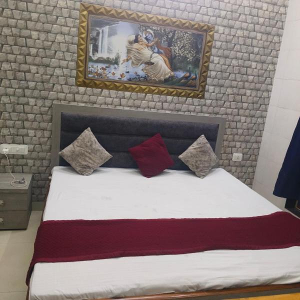 Krapalu Hari Dham - Vrindavan