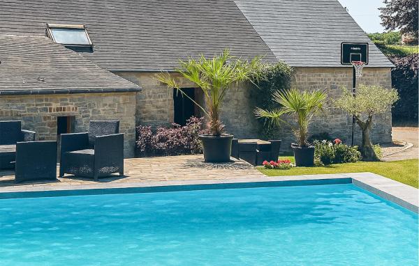 Jolie Maison Avec Piscine - Val-Joly