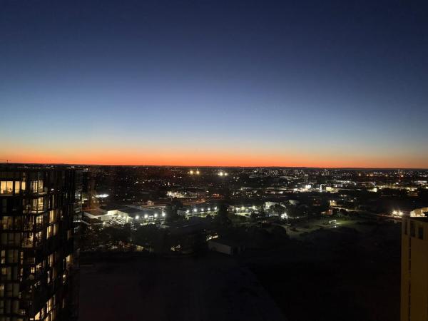 Golden Hours In Olympic Park 2bed2bath - Free Carpark Gym - Parramatta