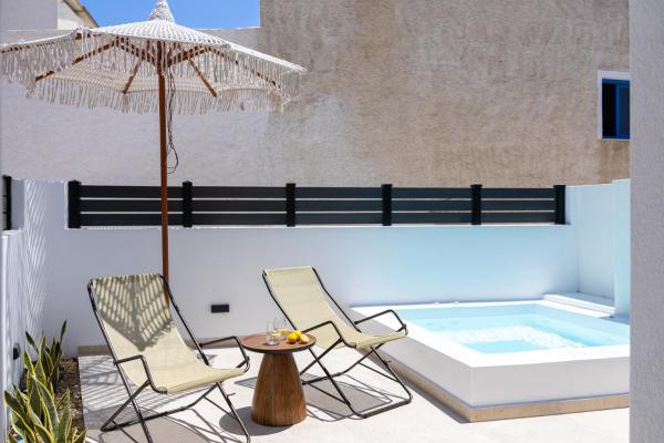 Avelyra Cove - Santorini