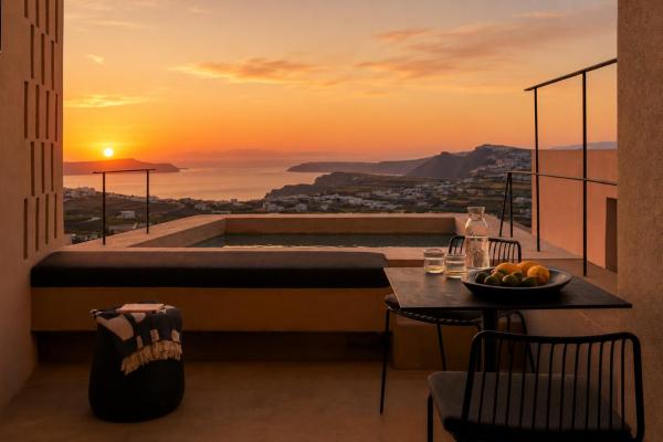 Enorme Eos Santorini - Adults Only - Oya