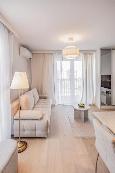 Beige Harmony Residence For Family & Business With Parking And Ac By Uniquerent - Wrocław