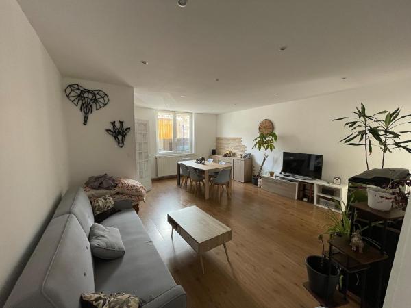 Maison Familiale Avec Terrasse Et Jardinet - Carvin