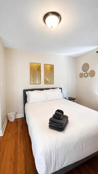 Cozy Private Queen Room 5 With Desk Tv And Wifi Near Yale - Connecticut