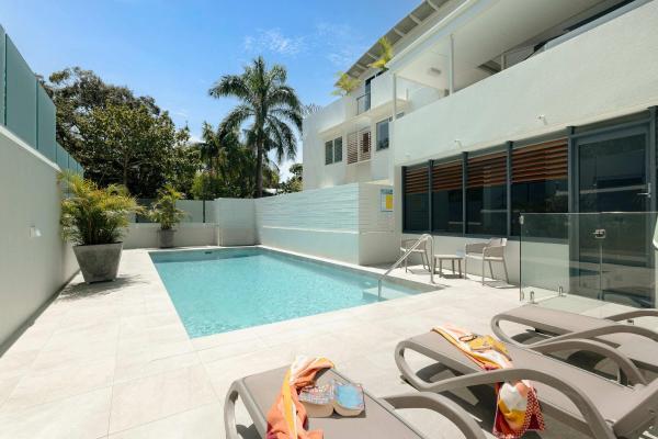 Casa Trieste - Sunshine Beach Village Lifestyle - Noosa Heads