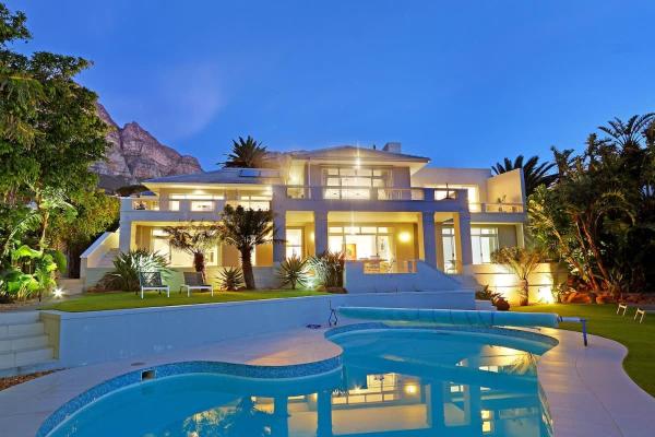 Msangasanga - Superb Family Villa In Camps Bay - Camps Bay