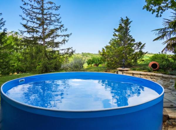 Appartement Avec Piscine à Montpezat-de-quercy 40 M² - Caussade