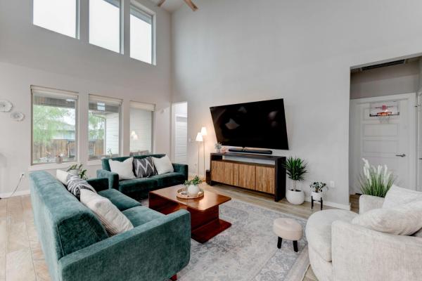 Easy Airport & I-35 Access: Modern Austin Home - Austin, TX
