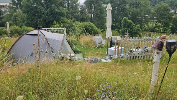 Naturcamping Igluzelt Mit Hund Im Privatgarten - Hessen