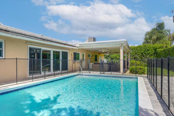 Riviera Beach Vacation Home W/ Pool: Walk To Beach - West Palm Beach, FL