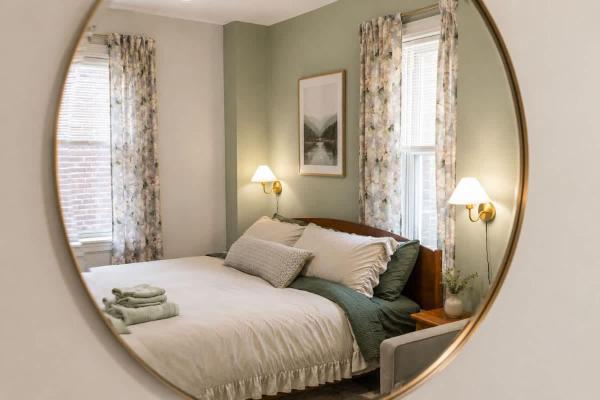 Sage & Oak Soaking Tub Studio 3 Beds Sleeps 4 - Philadelphia, PA