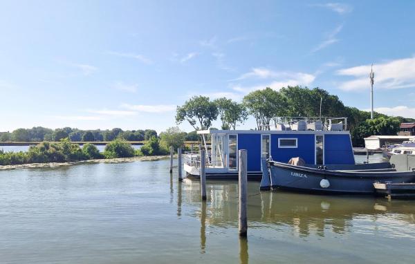 2 Bedroom Amazing Ship In Amsterdam - Amsterdam