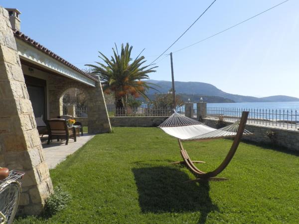 A la foto es mostra l'objecte Villa Dimitra situat a la ciutat de Eratini.