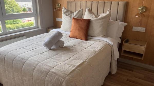 Spacious 5br Townhouse With Free Parking - Glasgow