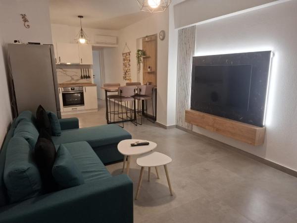 K9 Sea View Apartment With Pool & Parking, Polychrono - Greece