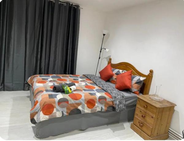 Double Room Only For Female - Uxbridge