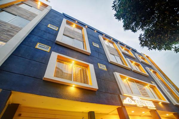 Townhouse Pine Tree - Indore