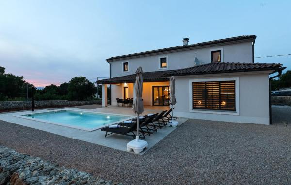 Gorgeous Home In Krk - Malinska