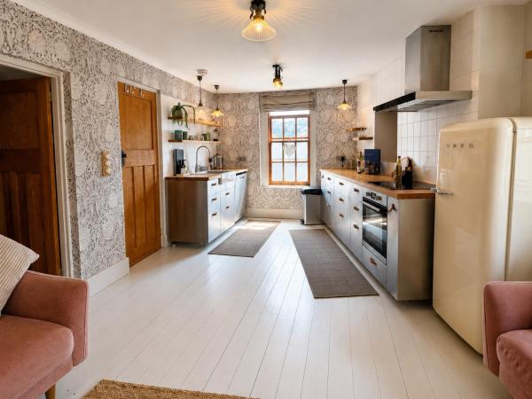 Poppy's Collection - Harbour Townhouse And The Hideaway - St Austell