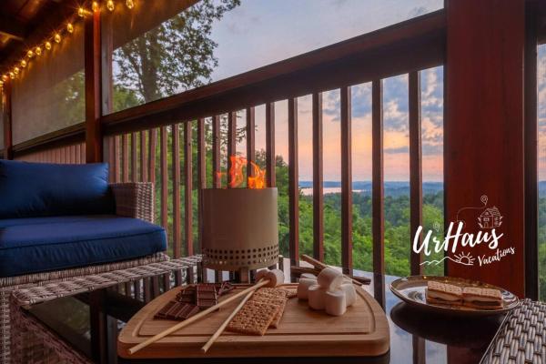Incredible Views L Family Friendly I Pool - Hot Tub - Dandridge, TN