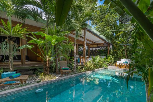 Bawa House - Lush 5br Retreat 7 Min To Beach - Canggu