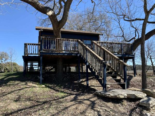 Incredible Multi-unit Stay With Cabins And Tipi In Bandera, Texas - Texas