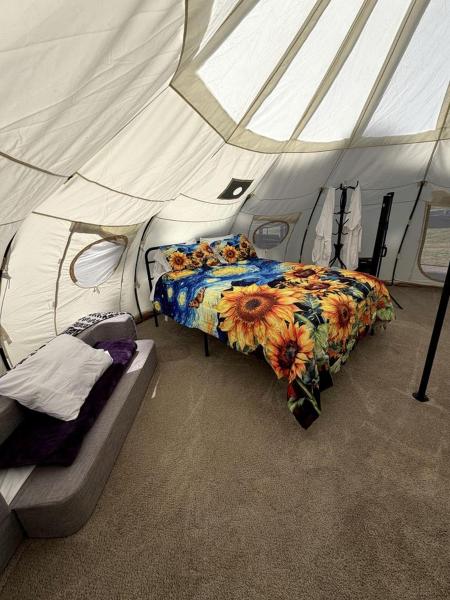 Enchanting Bell Tent With Stargazing And Forest Views Near Wolf Creek, Oregon - 俄勒岡