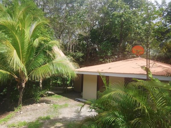 Casa Coconana, Cozy Home Near The Beach - Costa Rica