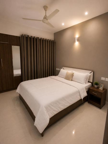 Golden Arc Modern 2bhk Near Kims Hospital - Thiruvananthapuram