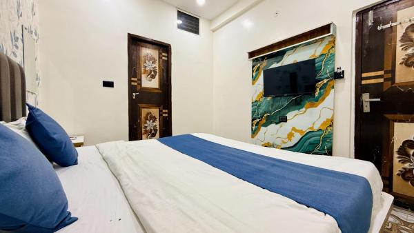 Hotel Aashirwad - Indore