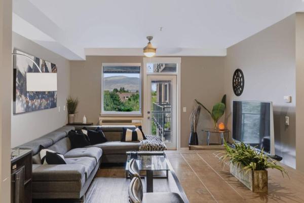The Knox Central Pet-friendly Kelowna 2br Condo - Kelowna